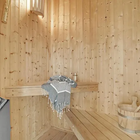 3 Bedroom Stunning In Ejstrupholm Semesterbostad Ejstrupholm