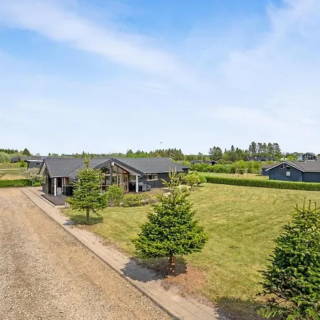 3 Bedroom Stunning In Ejstrupholm *