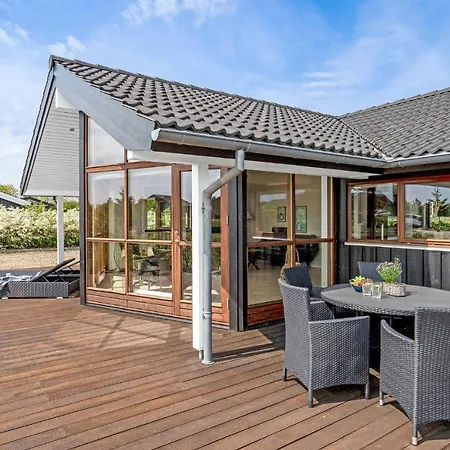 3 Bedroom Stunning In * Ejstrupholm